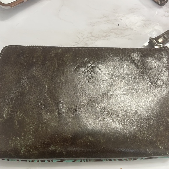 Patricia Nash Wristlet - Picture 3 of 5